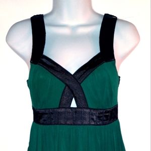 M - TWENTY-ONE - MINI DRESS - EMERALD/BLACK